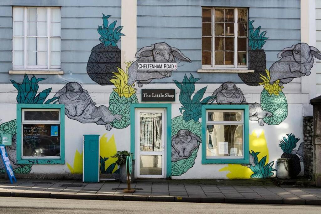 Trendy, Urban Open Plan Apartment Bristol Bagian luar foto