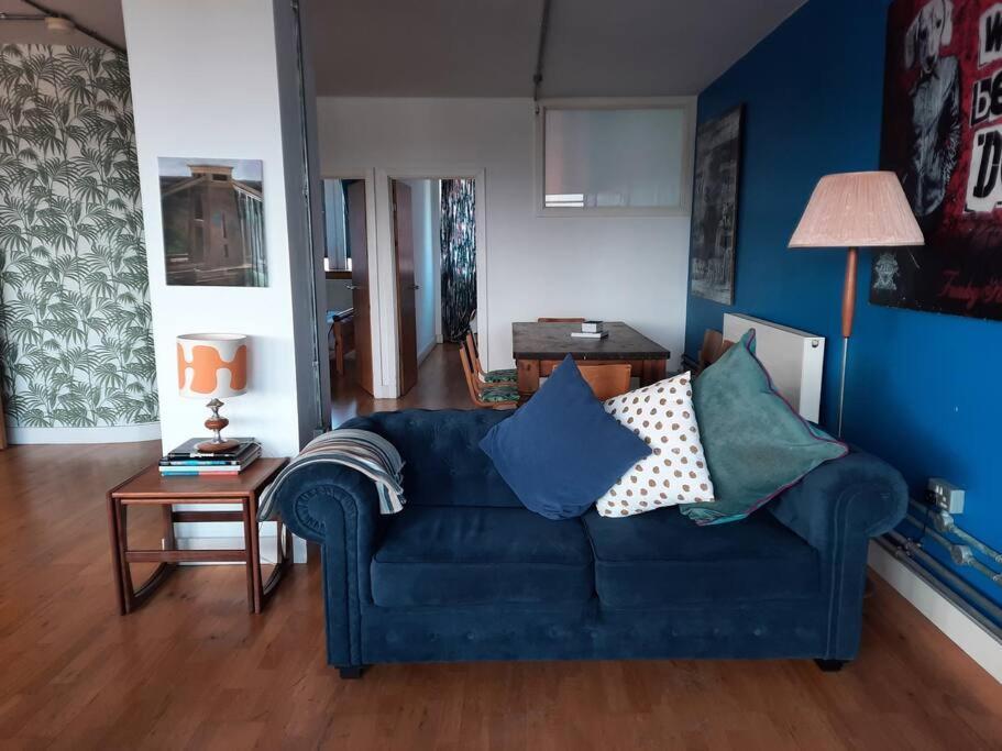 Trendy, Urban Open Plan Apartment Bristol Bagian luar foto