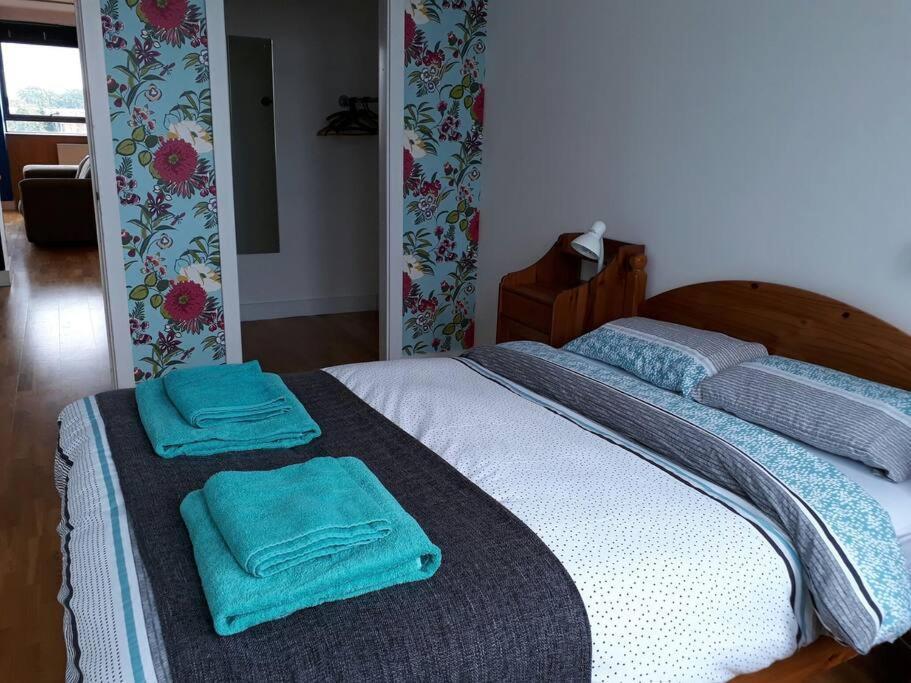 Trendy, Urban Open Plan Apartment Bristol Bagian luar foto